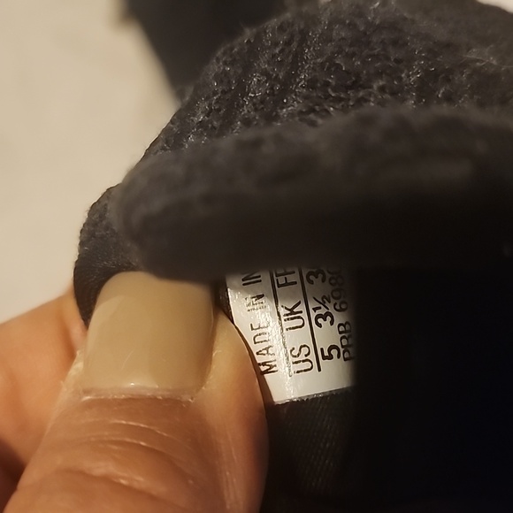 ADIDAS - Picture 3 of 5